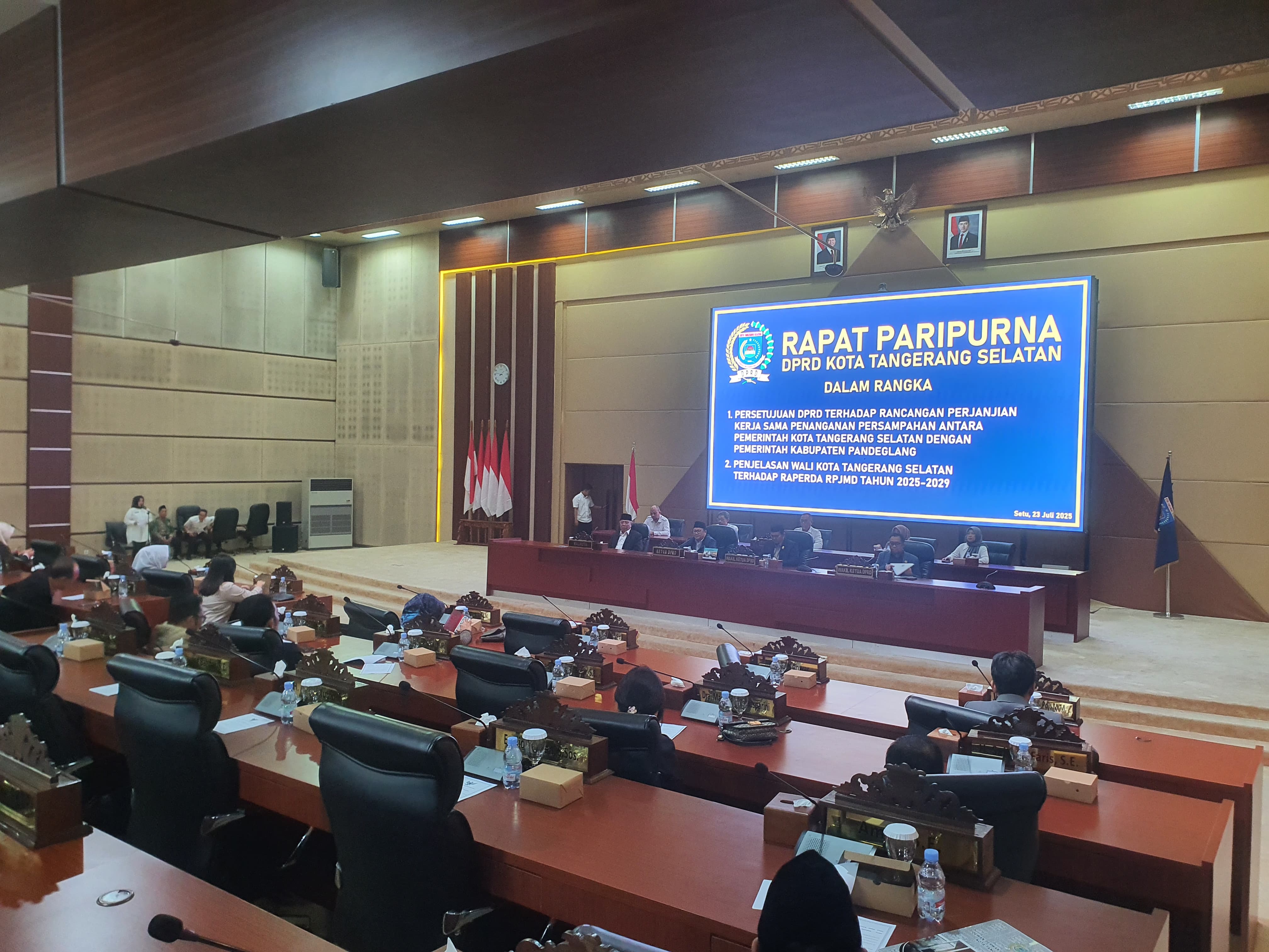Rapat Paripurna DPRD Kota Tangerang Selatan
